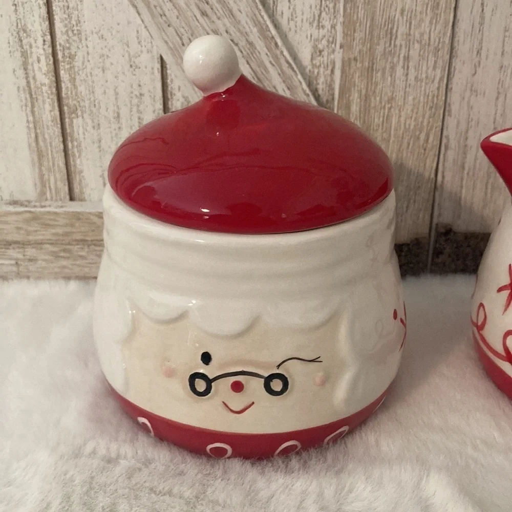 Magenta Home Santa Claus and Mrs. Claus Sugar and Cream Set